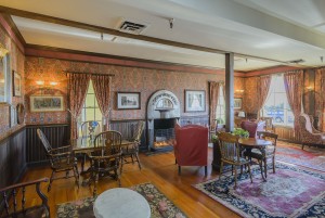 Mendocino Hotel and Garden Suites - Common Area