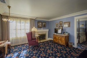 Mendocino Hotel and Garden Suites - Guest Room with Living Room