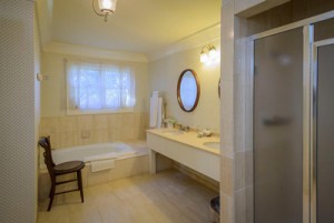 Welcome To The Mendocino Hotel and Garden Suites - Private Bathroom